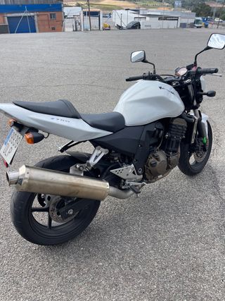 Kawasaki z-750 2005