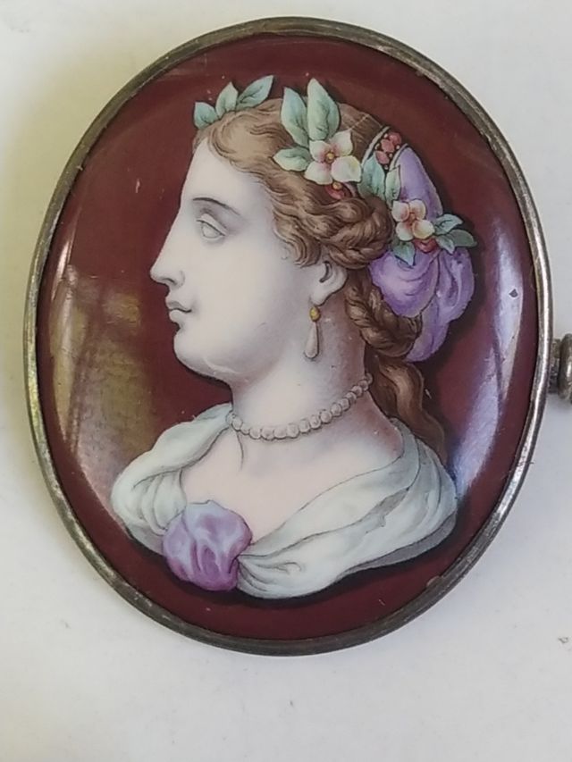 tres broches del siglo XIX