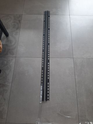 Listelo negro. Remate para baldosas.