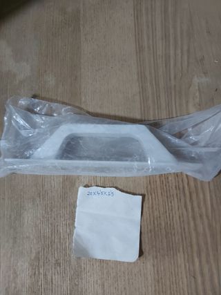 Tirador para puerta de aluminio