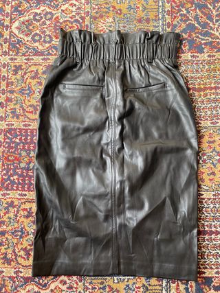 Falda de tubo polipiel negra Bershka nueva talla S