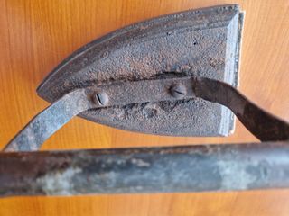 Antigua plancha de hierro fundido