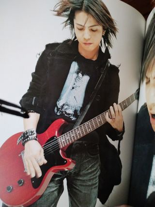 Hyde, de Larc en ciel - libro de fotografías