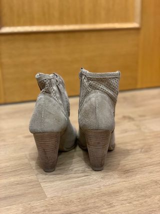 Botin serraje tacón como nuevo