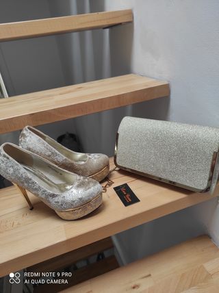 bolso y zapatos a juego