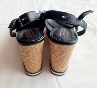 sandalias de cuña de mujer.