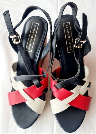 sandalias de cuña de mujer.