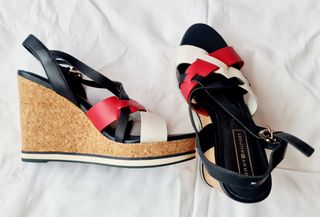 sandalias de cuña de mujer.