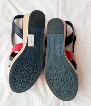 sandalias de cuña de mujer.
