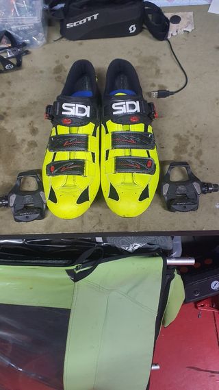 Zapatillas carretera y pedales