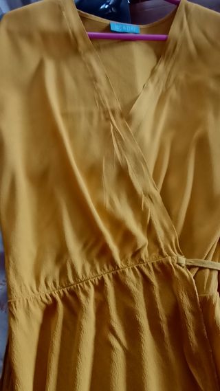 vestido corto color mostaza Hug&Clau