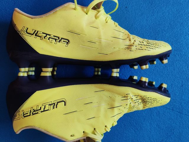 scarpe da calcio Puma ,numero 45 originali.