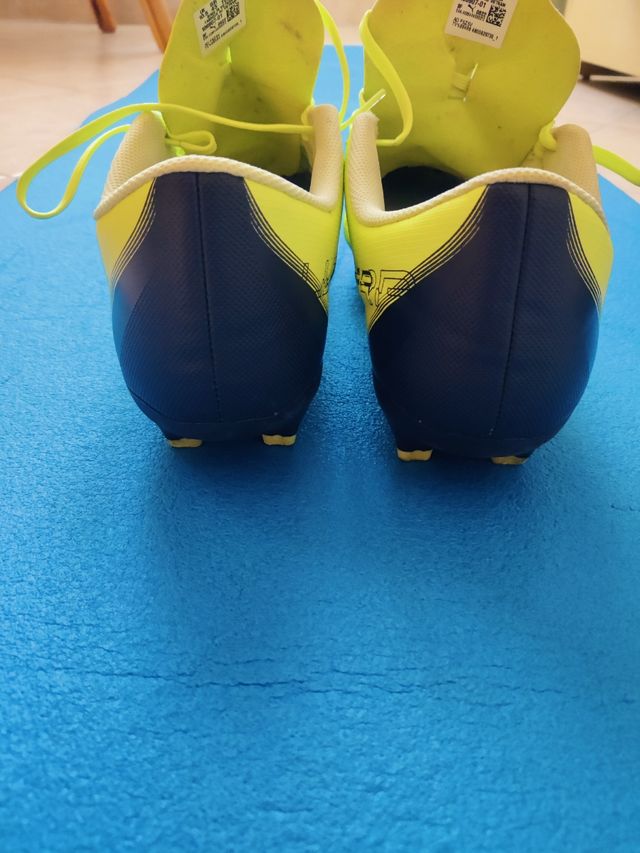 scarpe da calcio Puma ,numero 45 originali.