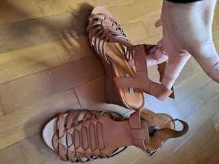 👡Sandalias cuero marron tacon corrido Geox t.39