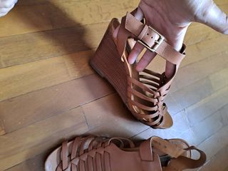 👡Sandalias cuero marron tacon corrido Geox t.39