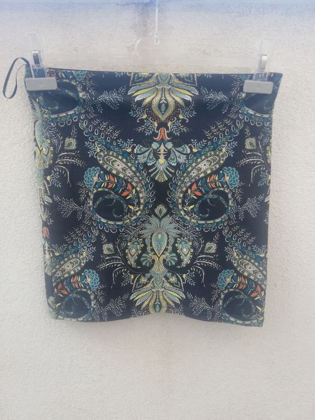 Minifalda estampado étnico seminueva