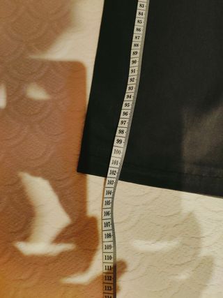 pantalón chino gris oscuro