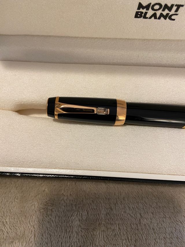 Pluma Montblanc Bohéme Marrón F sin estrenar