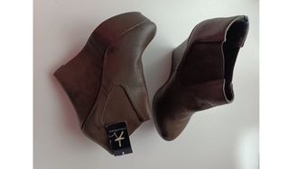 Botín tacón marrón