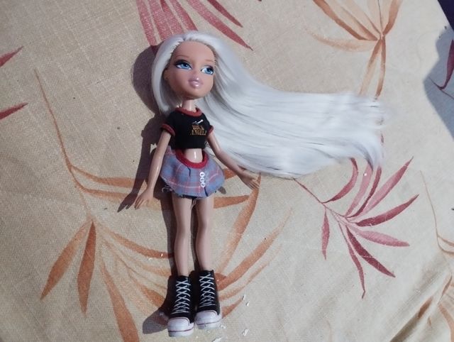 muñeca bratz Cloe (reroot)