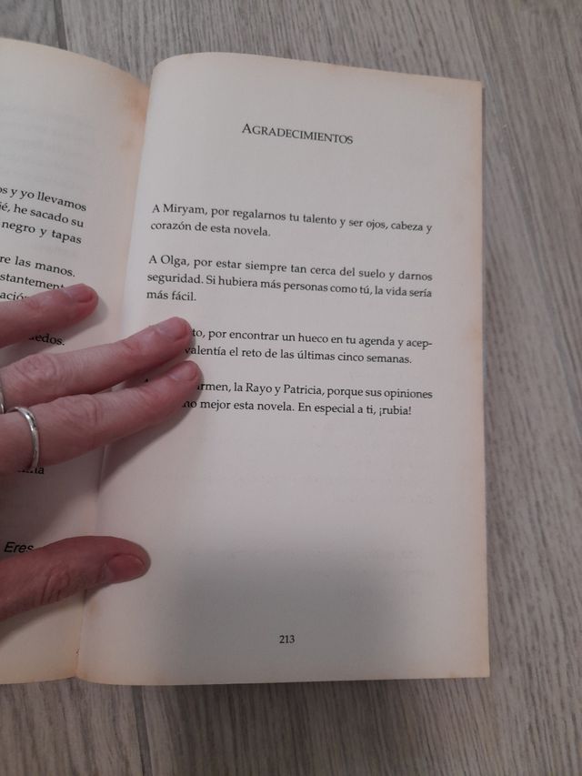 Para Ana ( de tu muerto ) de Nuria Roca y Juan del