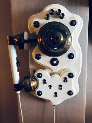 Teléfonos antiguos para decoración