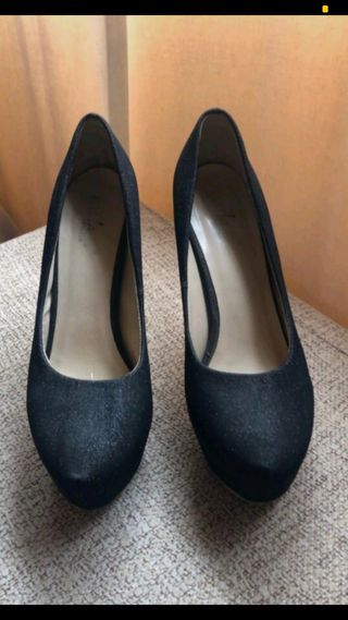 Zapatos tacón negro