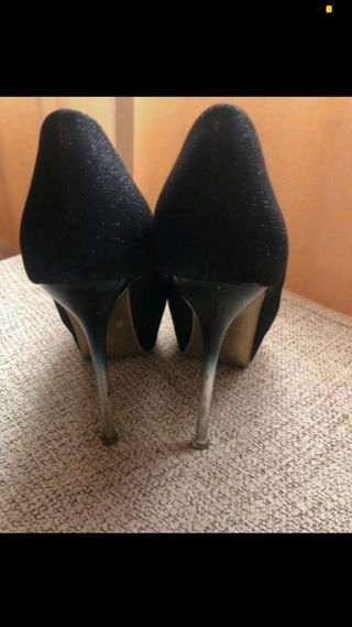 Zapatos tacón negro