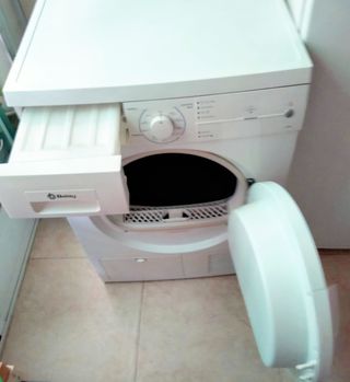 Secadora de condensación Balay.