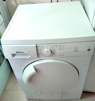 Secadora de condensación Balay.