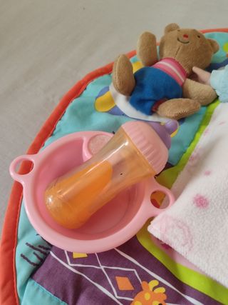 Muñeco bebé y accesorios