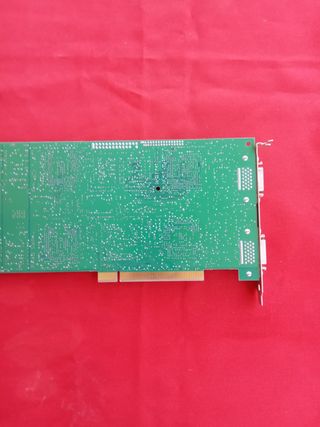 Tarjeta de video Matrox para cuatro monitores