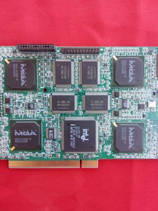 Tarjeta de video Matrox para cuatro monitores
