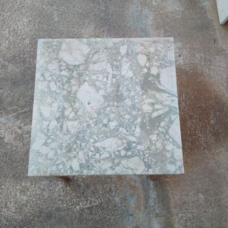 Mesa pequeña antigua de madera noble mármol 