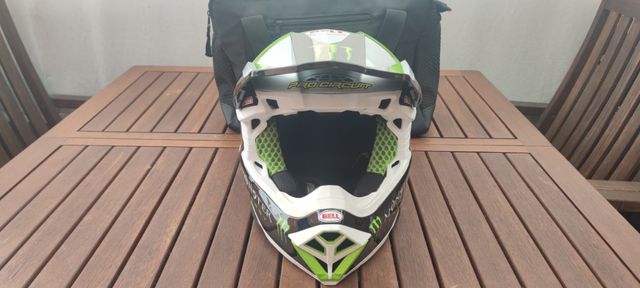 Casco de moto modelo Bell-10 Spherical Pro Circui