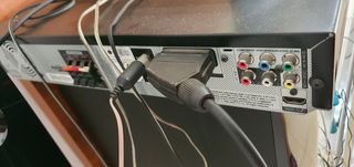 Dvd + altavoces 2.1 con pie