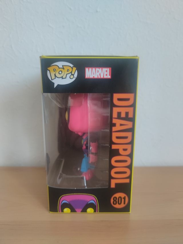 Funko Pop Marvel Deadpool light special edition