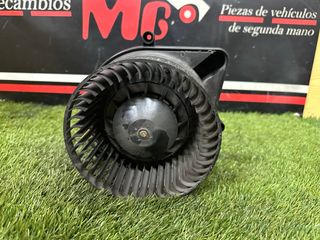 MODULO-CAJA RELE-MOTOR-PALANCA-AUDI A4 8E 2005