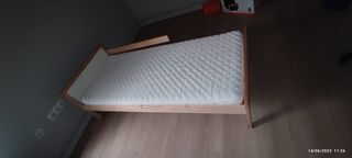 Cama pequeña Sniglar 70x160 Ikea + colchon