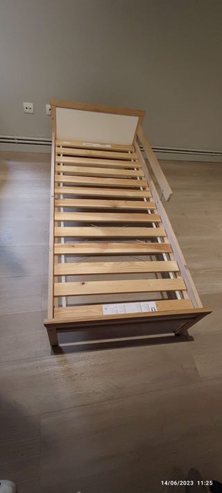 Cama pequeña Sniglar 70x160 Ikea + colchon