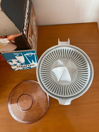 Exprimidor eléctrico Taurus