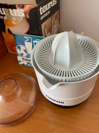 Exprimidor eléctrico Taurus