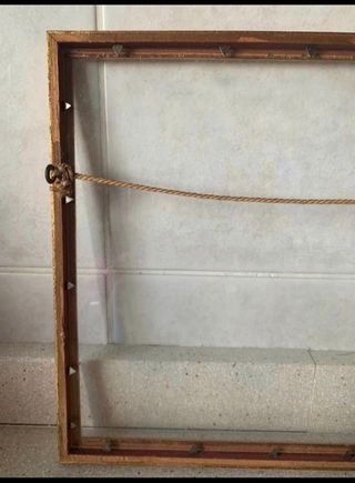 Antiguo marco de fotos sin trasera