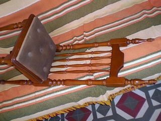 Silla pequeña antigua (solo entrega local Murcia)