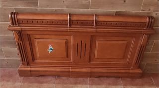 Cama de 105 y Mesita de noche.