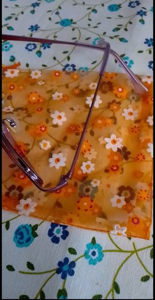 Gafas moradas