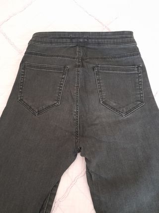 Lote de dos pantalones vaqueros talla 36