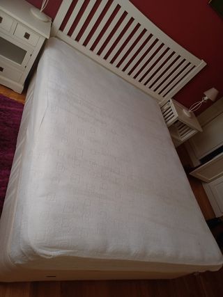 canapé y colchón en perfecto estado