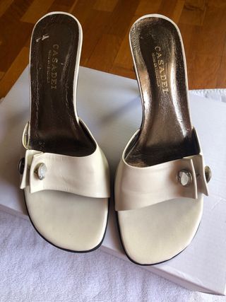 Sandalias color crema talla 38
