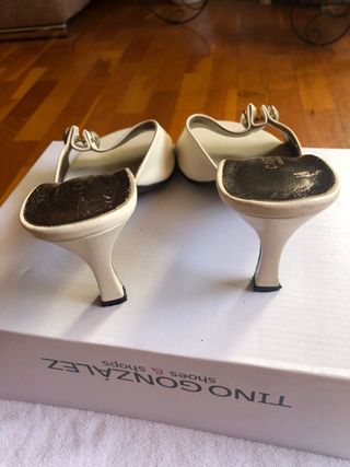 Sandalias color crema talla 38